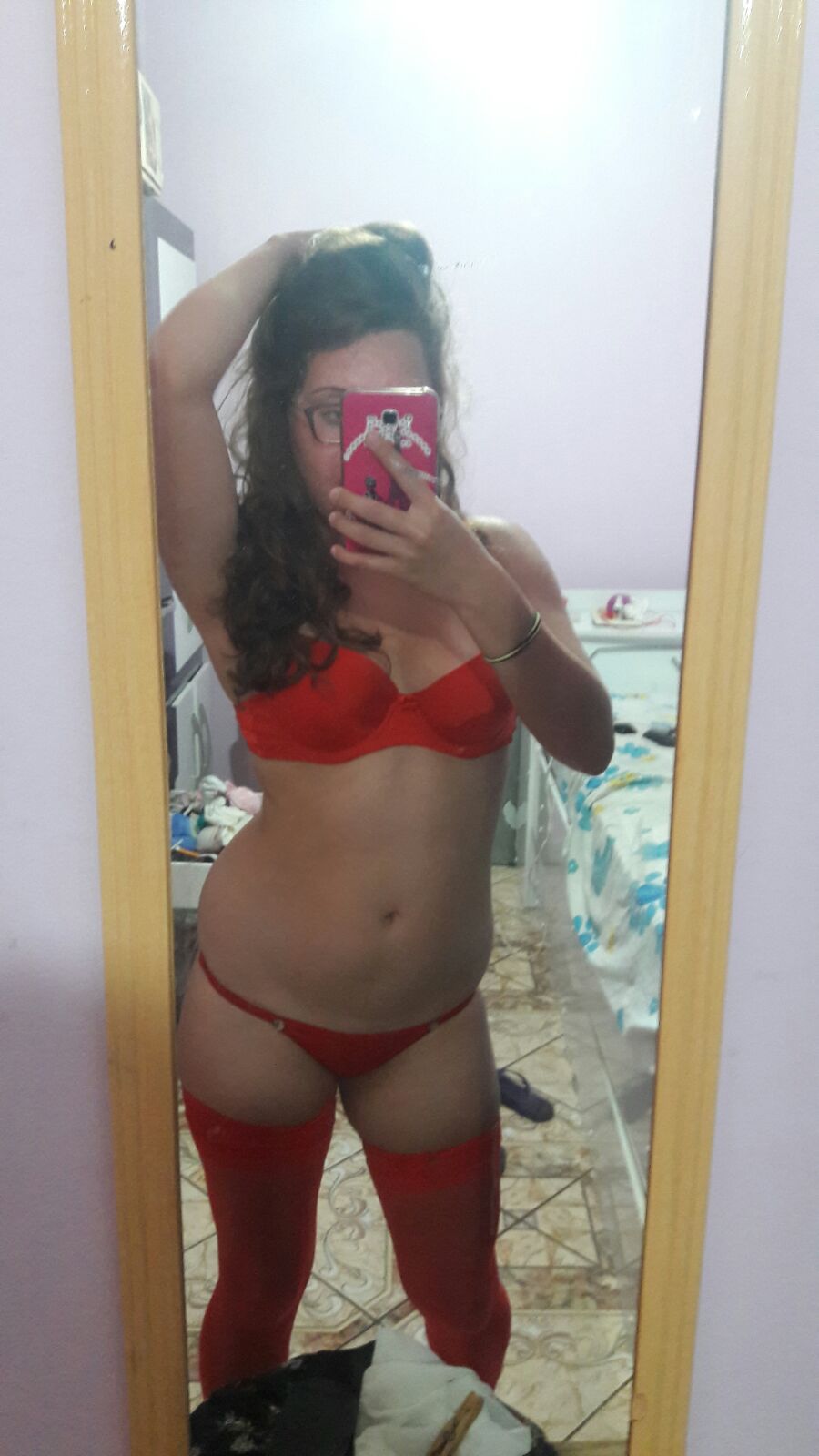 Novinha sexy semi nua em fotos intimas .